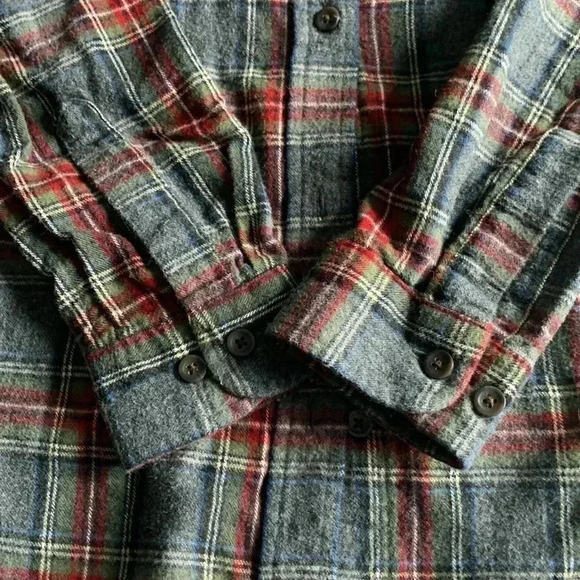 LL Bean relaxed fit flannel button down shirt - Picture 3 of 6